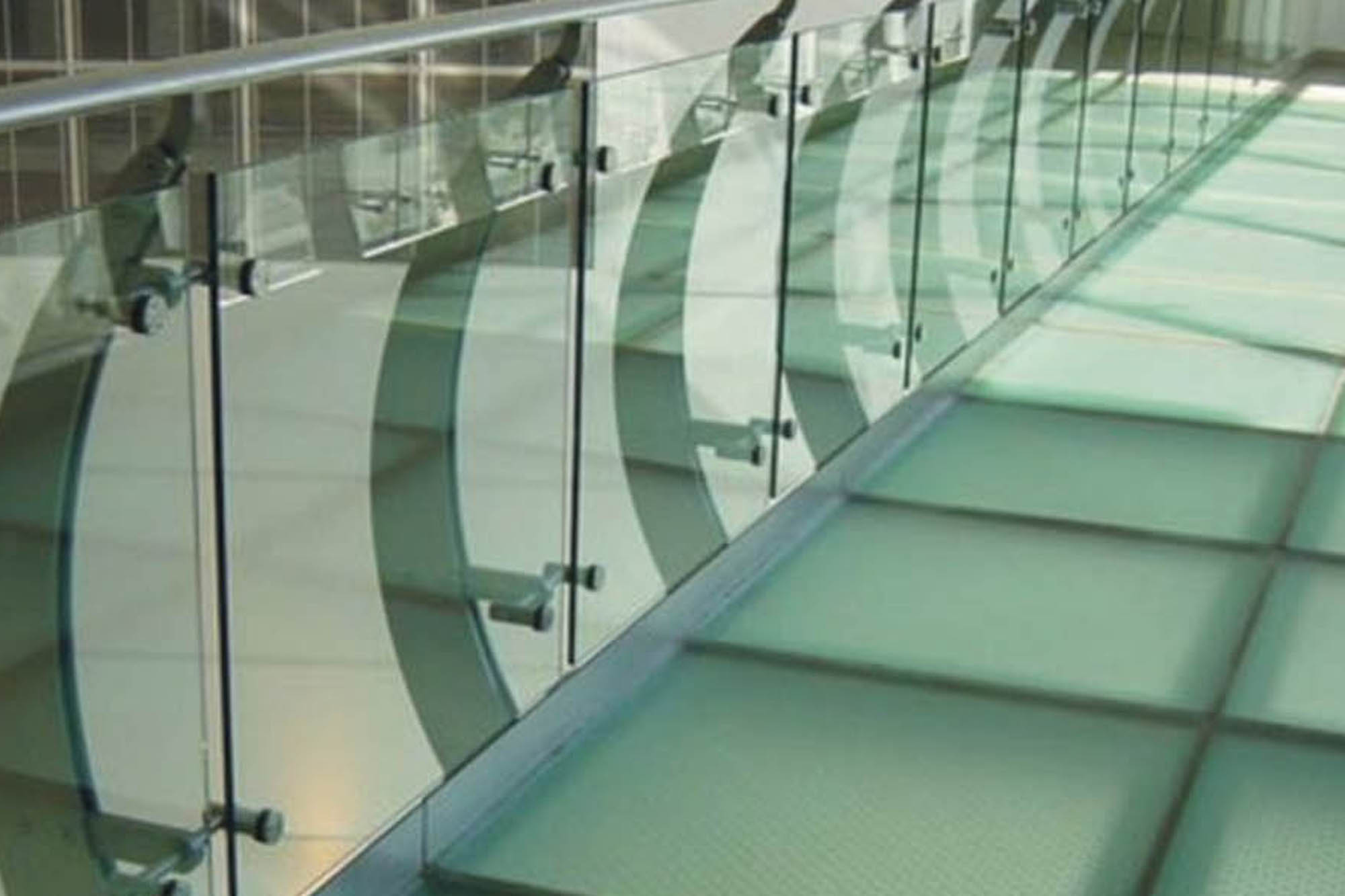 Suelos cristal pisables